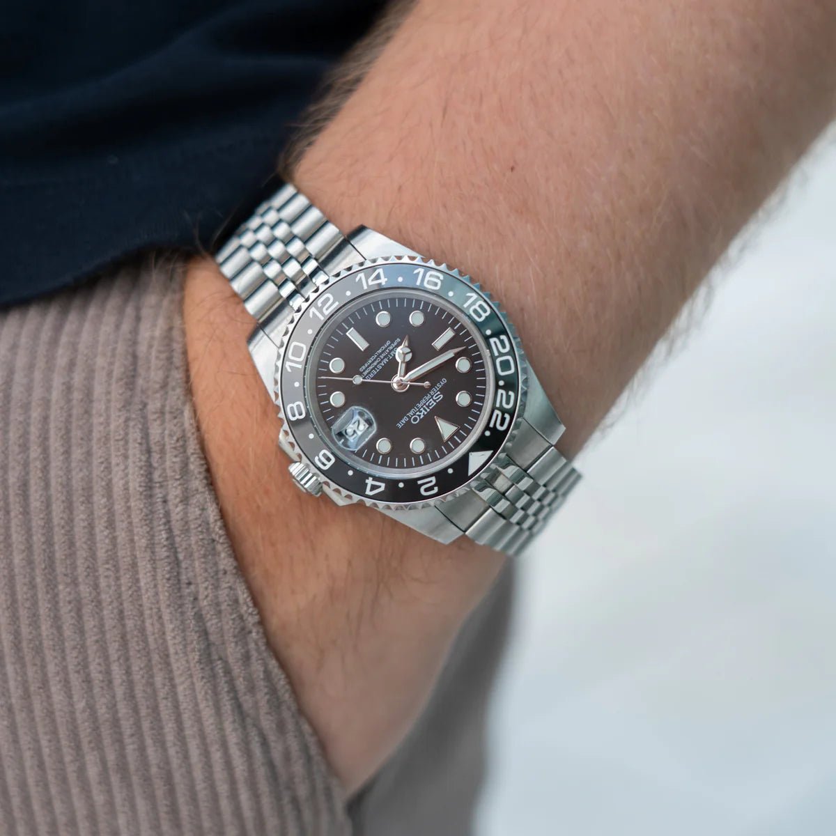 Seiko Mod GMT | Bruce Wayne - TWTwatches